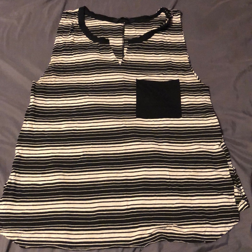 Women’s Knot Sisters top
